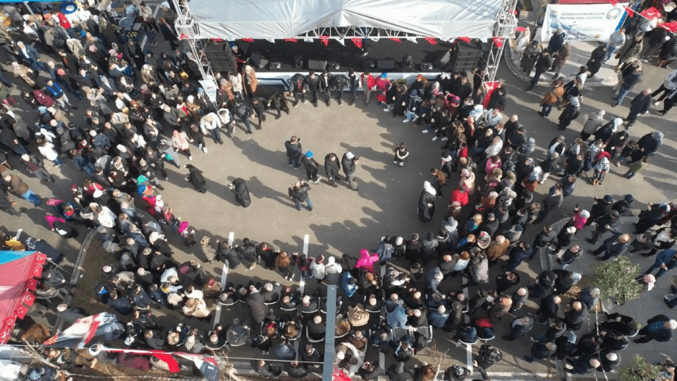 Yalova’da festivalde 3 ton hamsi ikram edildi