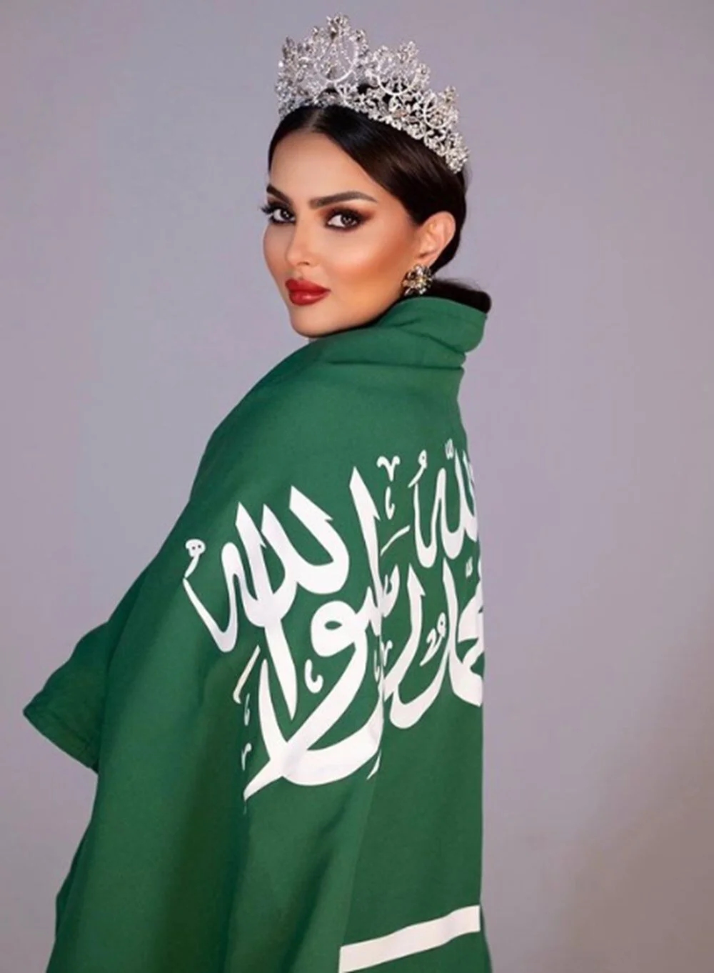Suudi Arabistan'da bir ilk: Güzellik yarışmasına katıldılar