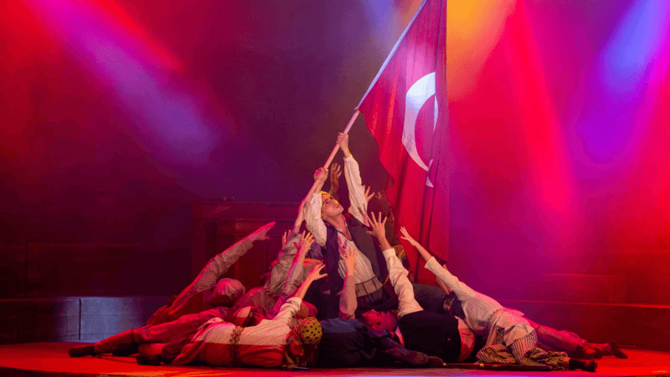 “Cumhuriyete Doğru” adlı tiyatro Türkiye turnesine devam ediyor